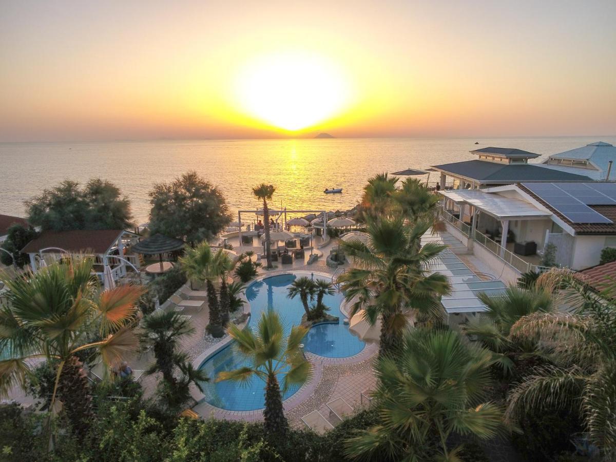 קאפו ואטיצ'אנו Baia Del Godano Resort & Spa מראה חיצוני תמונה