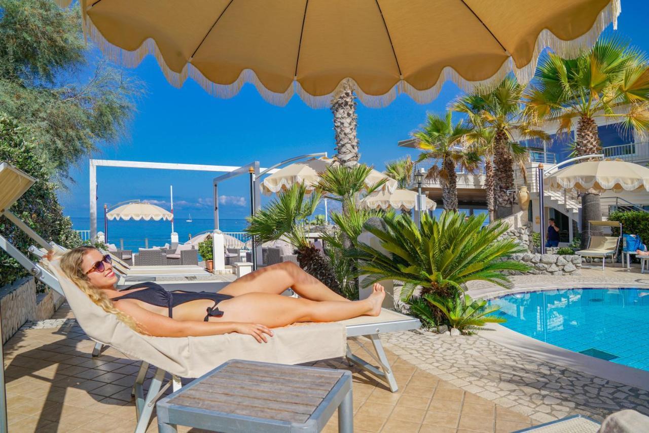 קאפו ואטיצ'אנו Baia Del Godano Resort & Spa מראה חיצוני תמונה