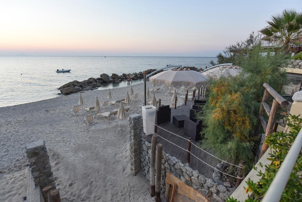 קאפו ואטיצ'אנו Baia Del Godano Resort & Spa מראה חיצוני תמונה