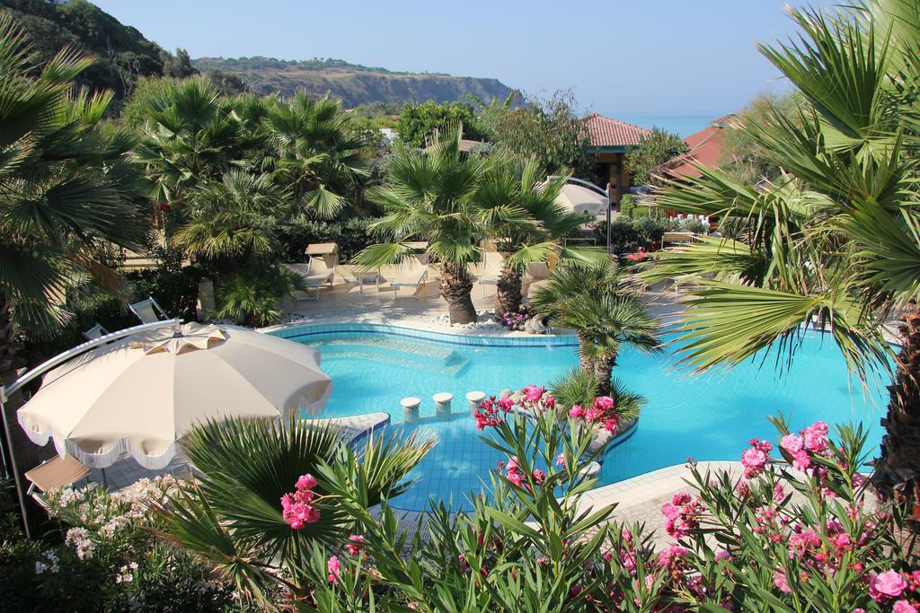 קאפו ואטיצ'אנו Baia Del Godano Resort & Spa מראה חיצוני תמונה