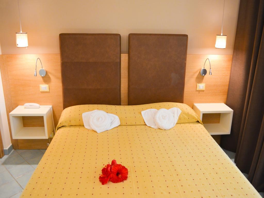 קאפו ואטיצ'אנו Baia Del Godano Resort & Spa מראה חיצוני תמונה