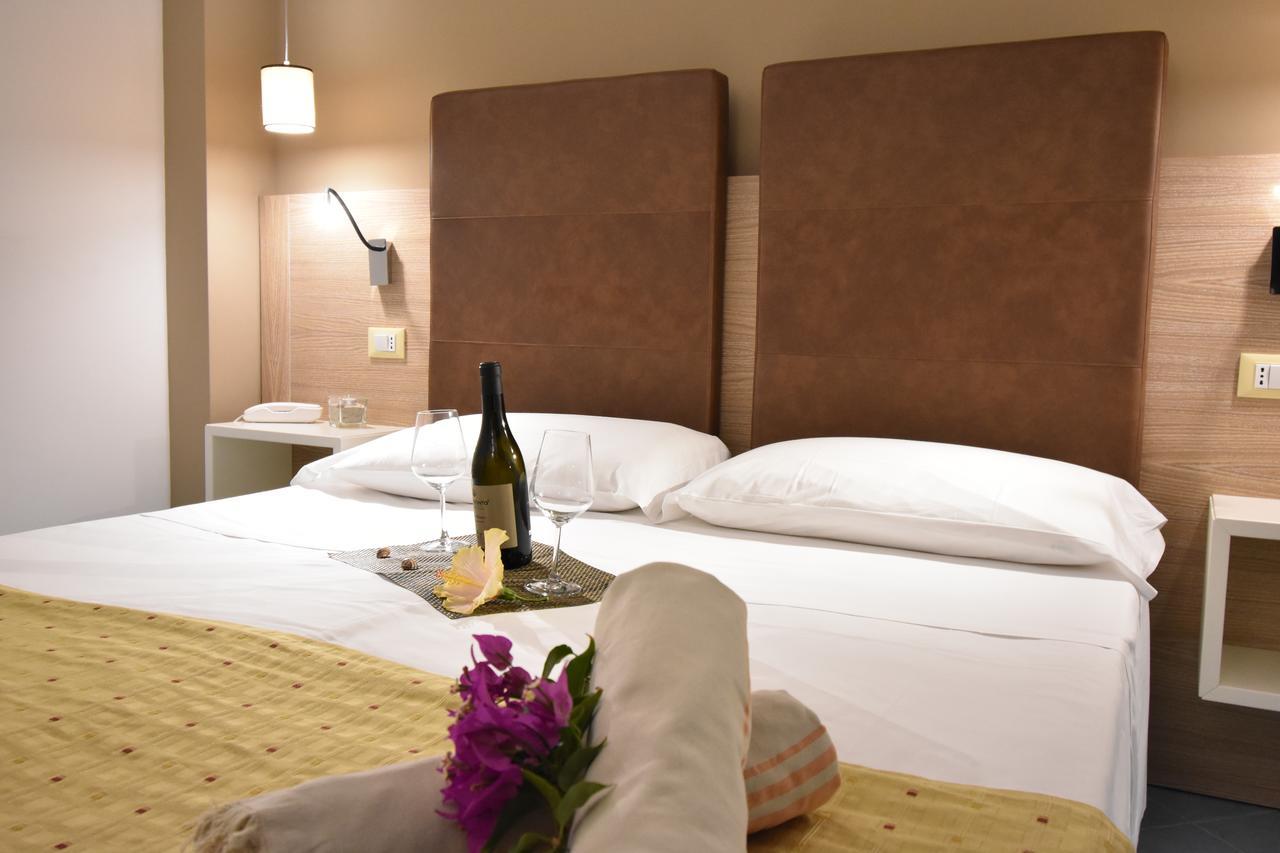קאפו ואטיצ'אנו Baia Del Godano Resort & Spa מראה חיצוני תמונה